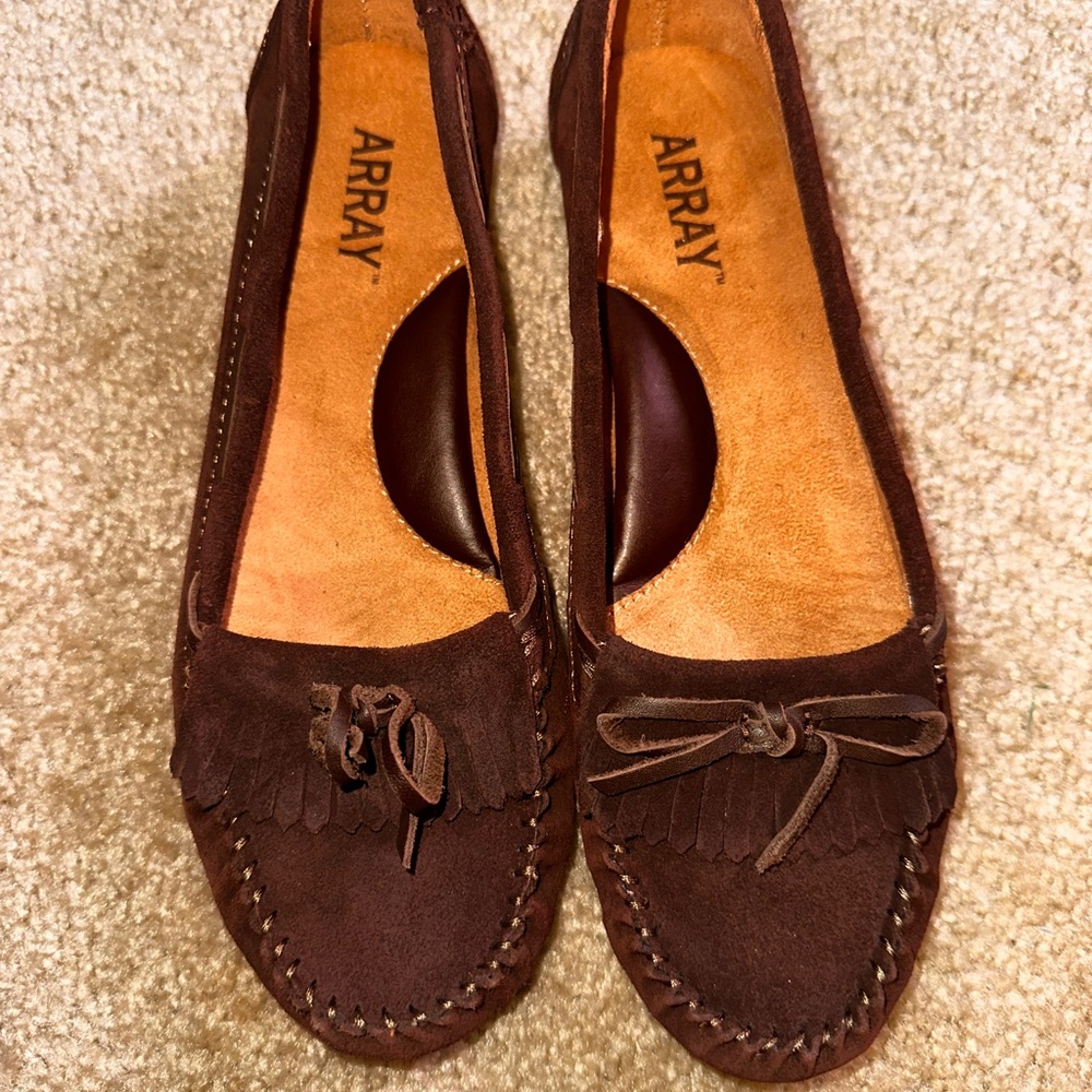 Women's Array Brown Suede Leather Kiltie Tasseled Moccasins Flats Shoes size 7.5 - Picture 2 of 4